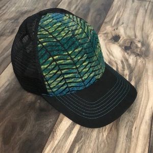 Pistil women’s trucker hat w/ mesh adjustable back